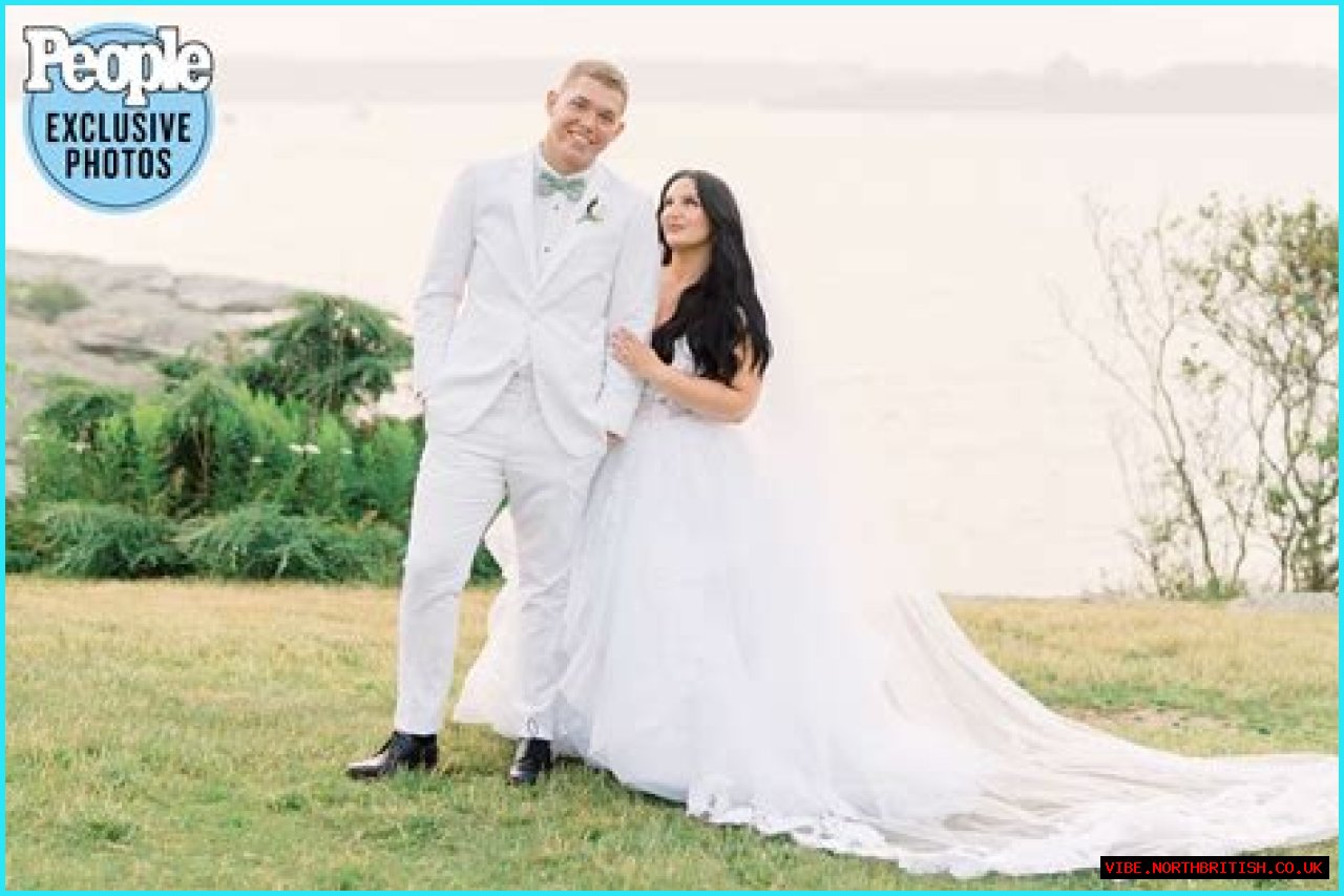 Is Elizabeth Rowe Trans? Married To Husband Cody Daniel